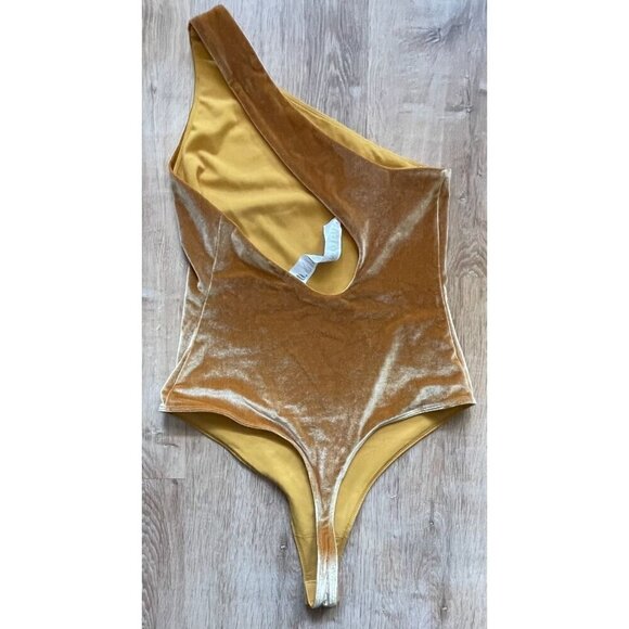 Fabletics Womens Mustard Velour Off One Shoulder Bodysuit Medium - Picture 3 of 9